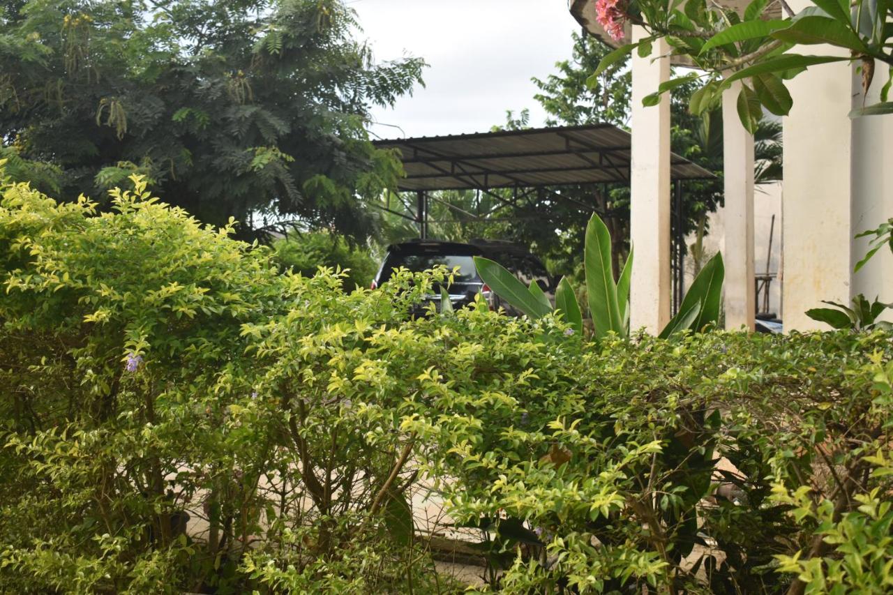 Four-G Home Stay & Komodo Tour Labuan Bajo Kültér fotó