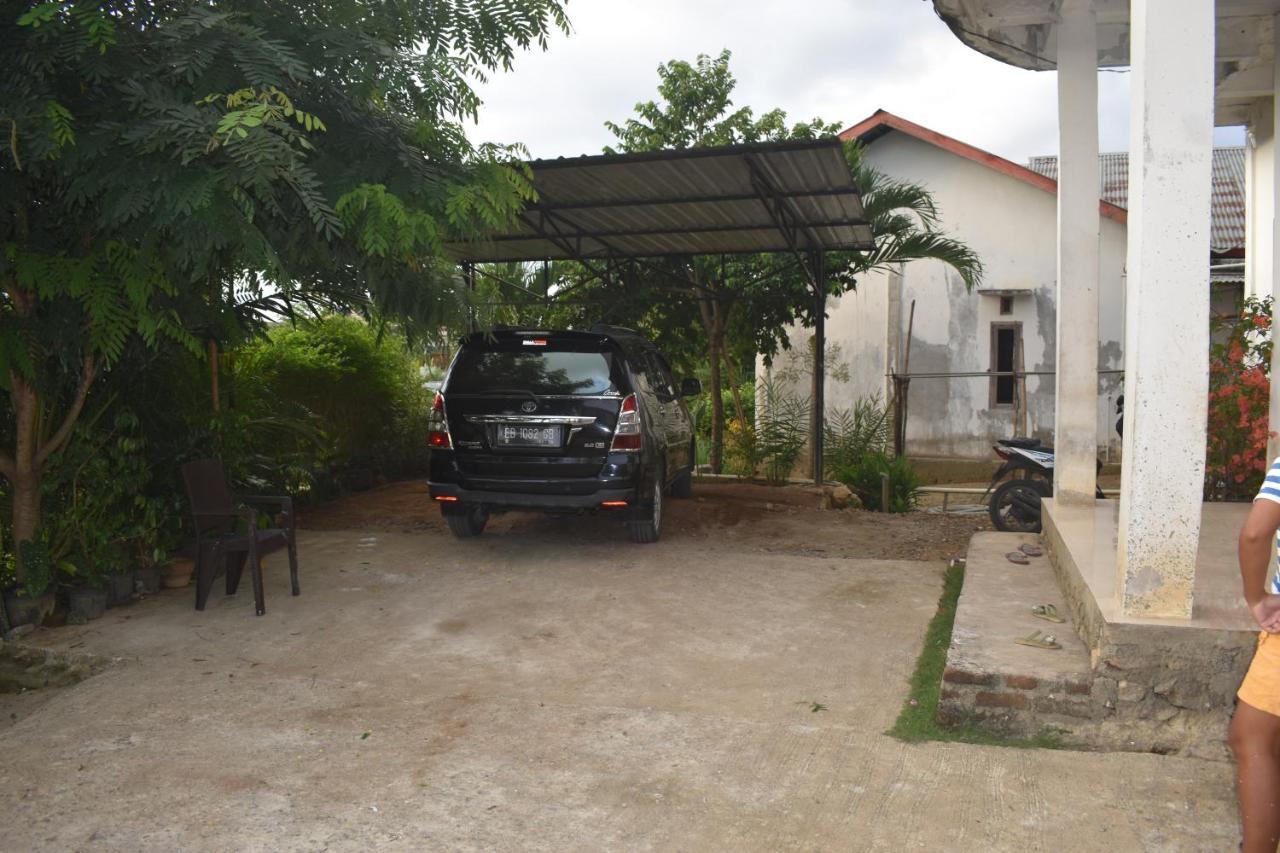 Four-G Home Stay & Komodo Tour Labuan Bajo Kültér fotó