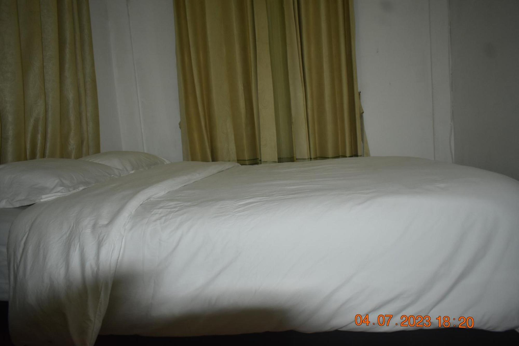 Four-G Home Stay & Komodo Tour Labuan Bajo Kültér fotó