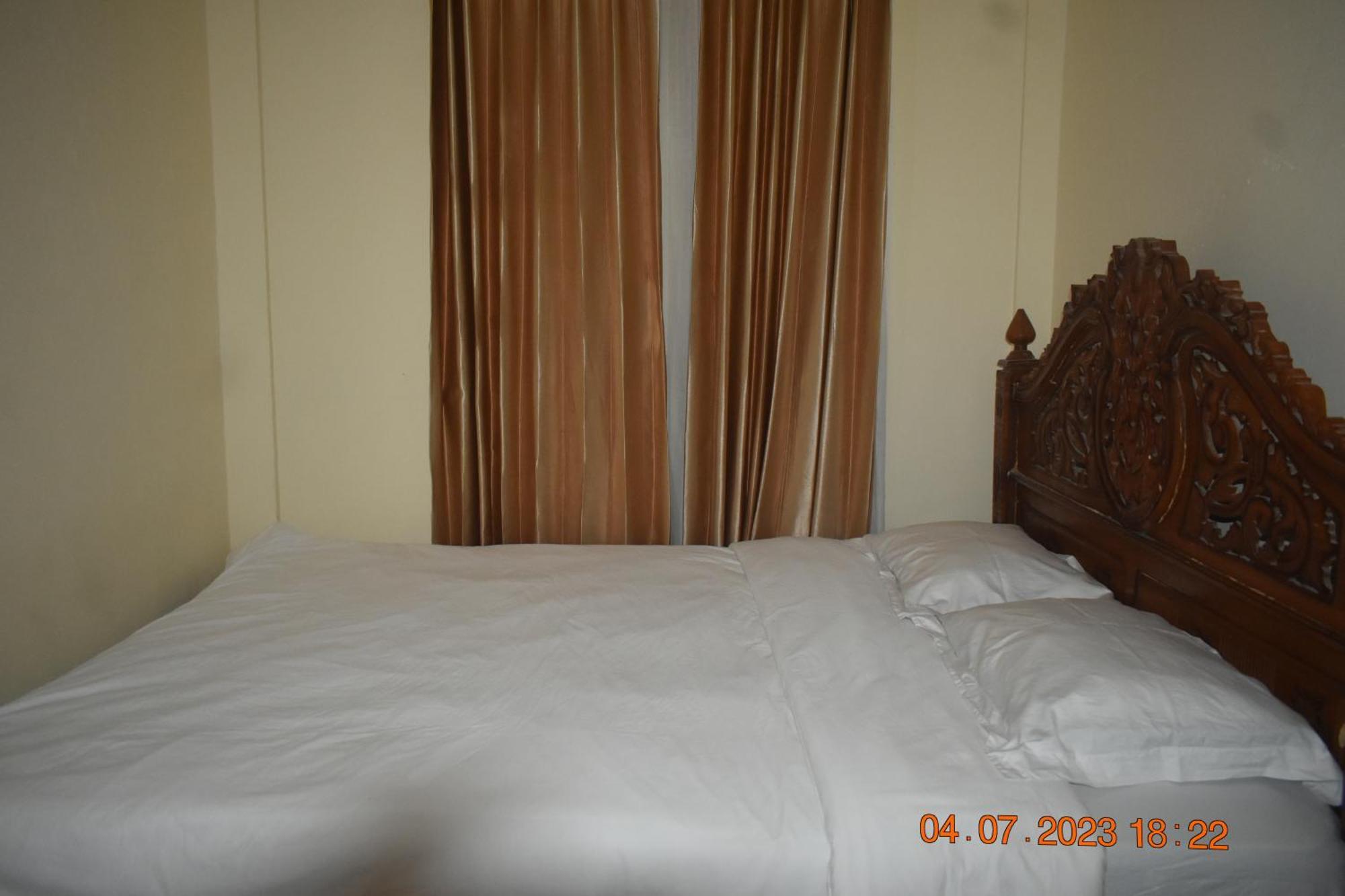 Four-G Home Stay & Komodo Tour Labuan Bajo Kültér fotó