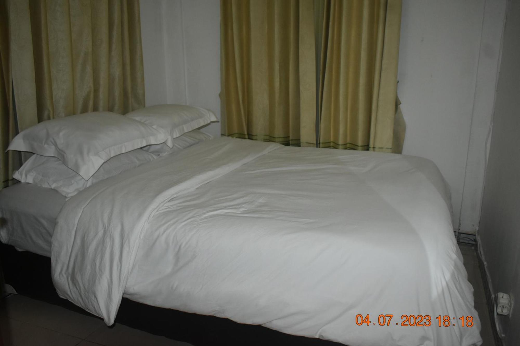 Four-G Home Stay & Komodo Tour Labuan Bajo Kültér fotó