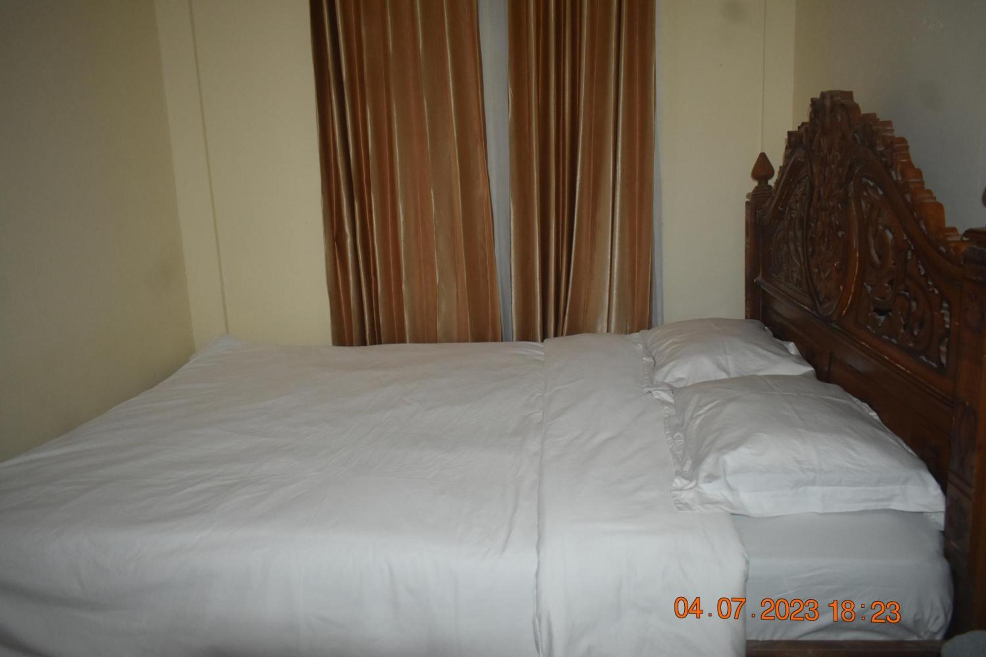 Four-G Home Stay & Komodo Tour Labuan Bajo Kültér fotó