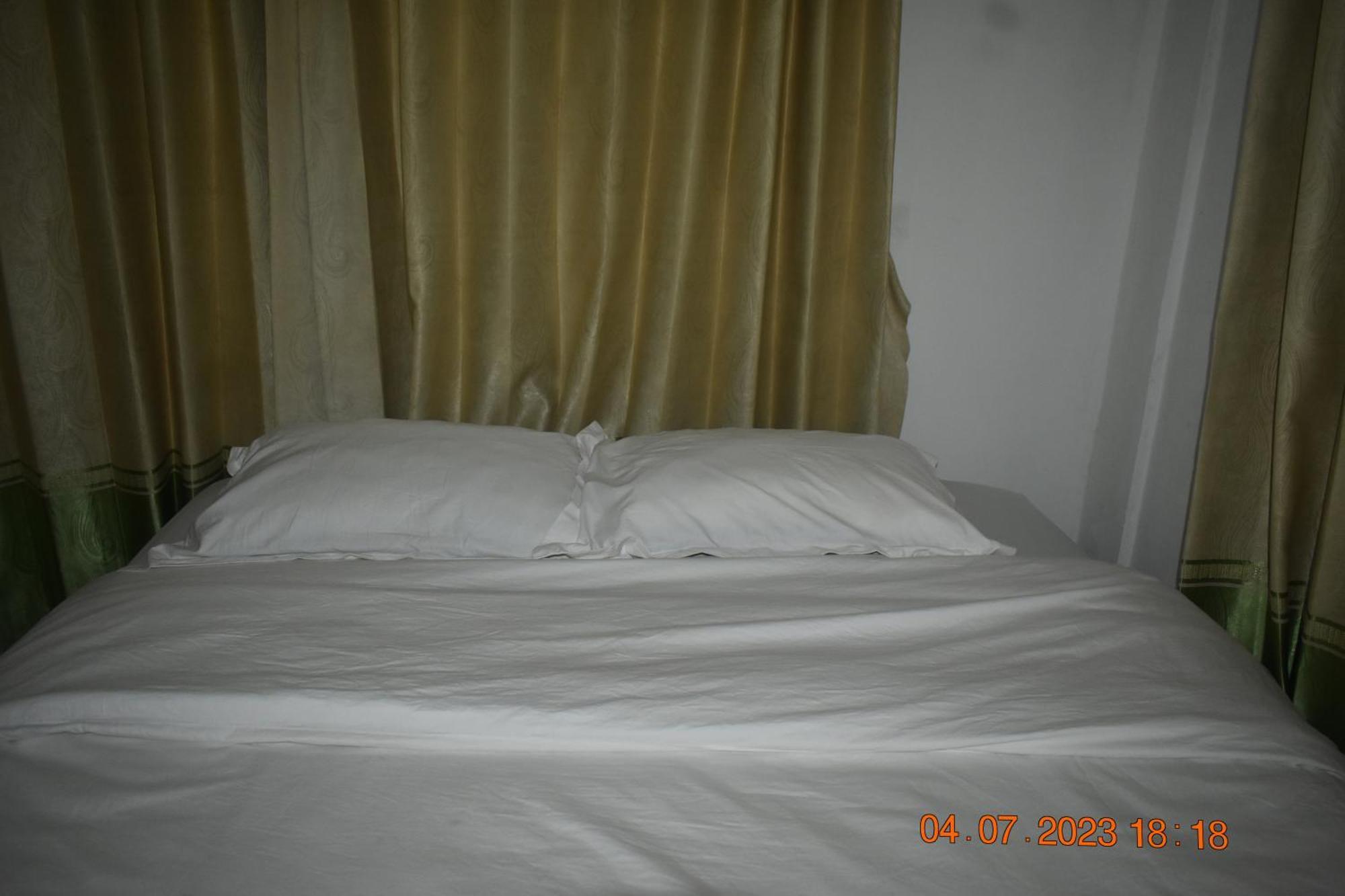 Four-G Home Stay & Komodo Tour Labuan Bajo Kültér fotó