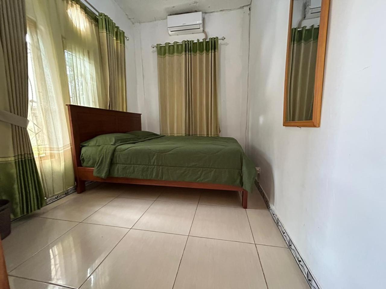 Four-G Home Stay & Komodo Tour Labuan Bajo Kültér fotó