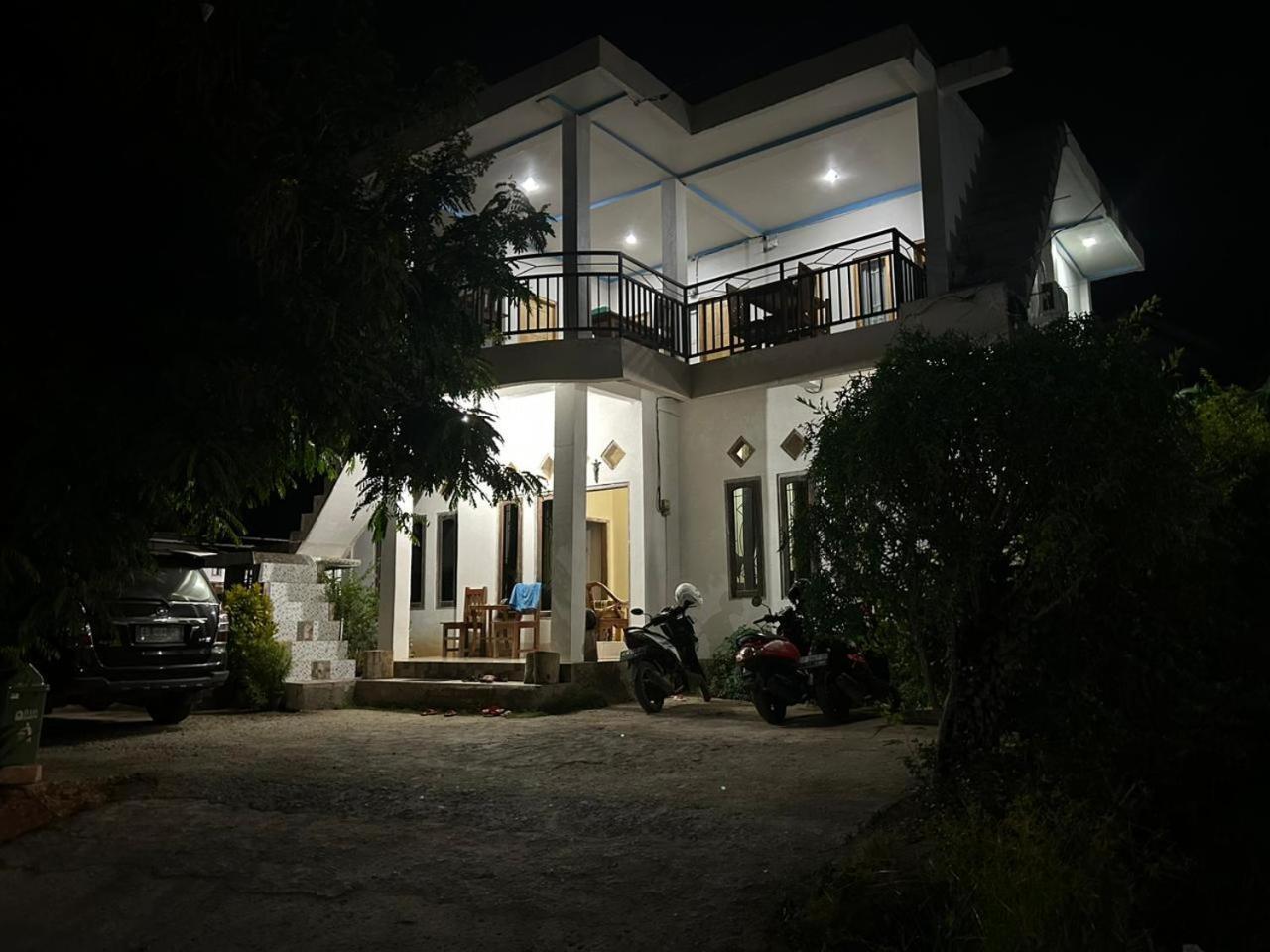 Four-G Home Stay & Komodo Tour Labuan Bajo Kültér fotó
