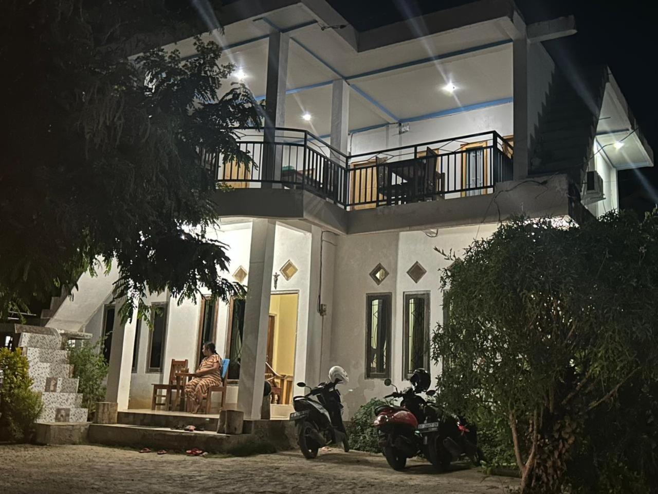 Four-G Home Stay & Komodo Tour Labuan Bajo Kültér fotó
